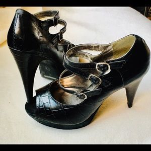 Cathy Jean sexy platforms